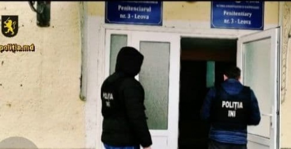 Grupare infracțională specializată pe scheme de șantaj și extorcare de mijloace financiare, anihilată de poliție